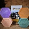 Zeskantige zeepjes (100g) met keuze uit 4 varianten: honing & propolis, lavendel, olijfolie of pollen
