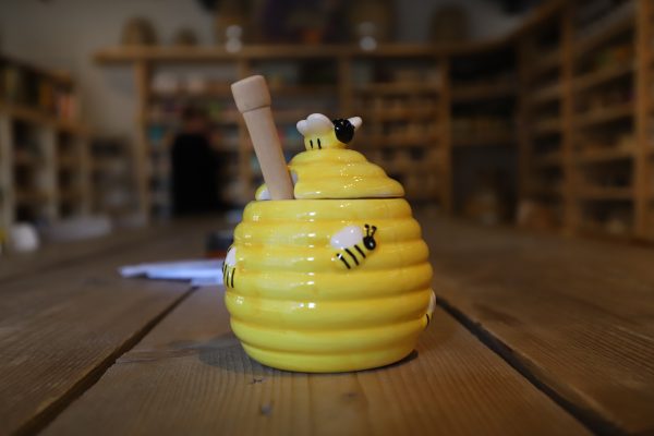 Honing potje met houten lepel